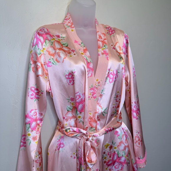 Morgan Taylor | Satin Pink Floral Hip Pockets Belted Mini Lingerie Kimono Robe - Picture 6 of 16